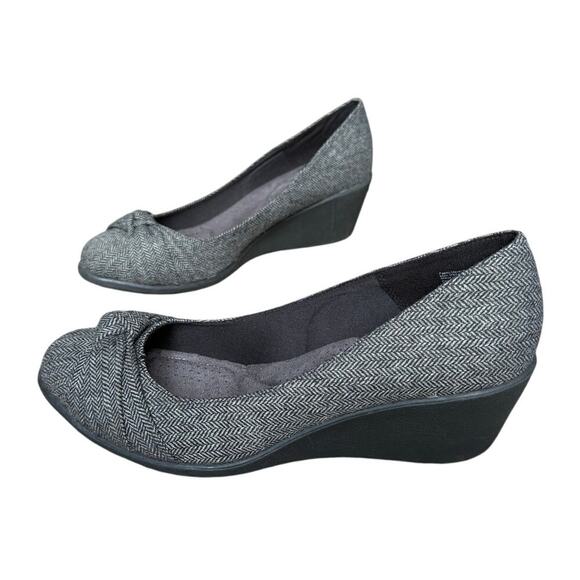 dexflex comfort Shoes - Dexflex Comfort Women Black & White Fabric Wedge Heel Cushion Comfort Pumps 11M